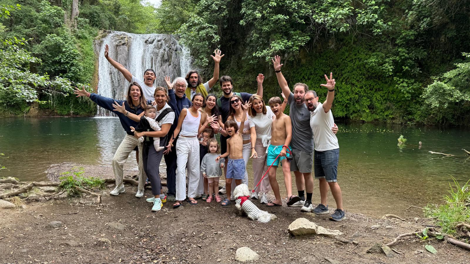 cumpleaños masía natural Girona cascada familia
