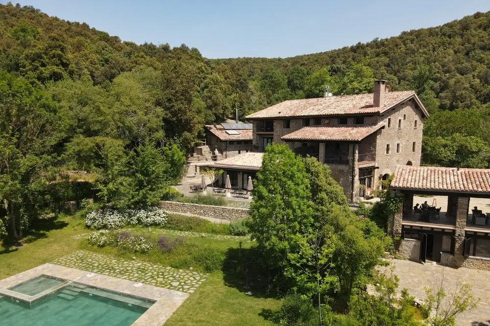 Boda íntima en Girona en la masía natural Mas Campassol